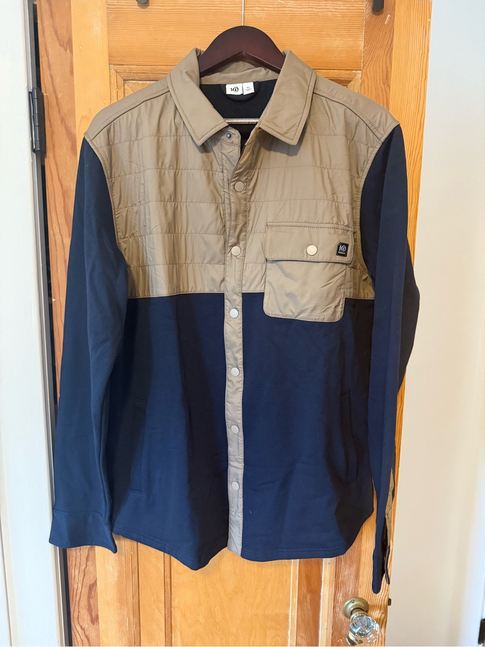 tentree Two-Tone Navy and Khaki Snap Button Puffer Shirt Jacket